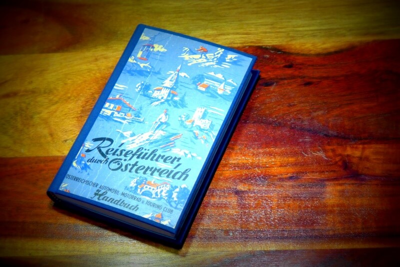 alter Reiseführer mit neuem Einband alter Reiseführer mit neuem Einband